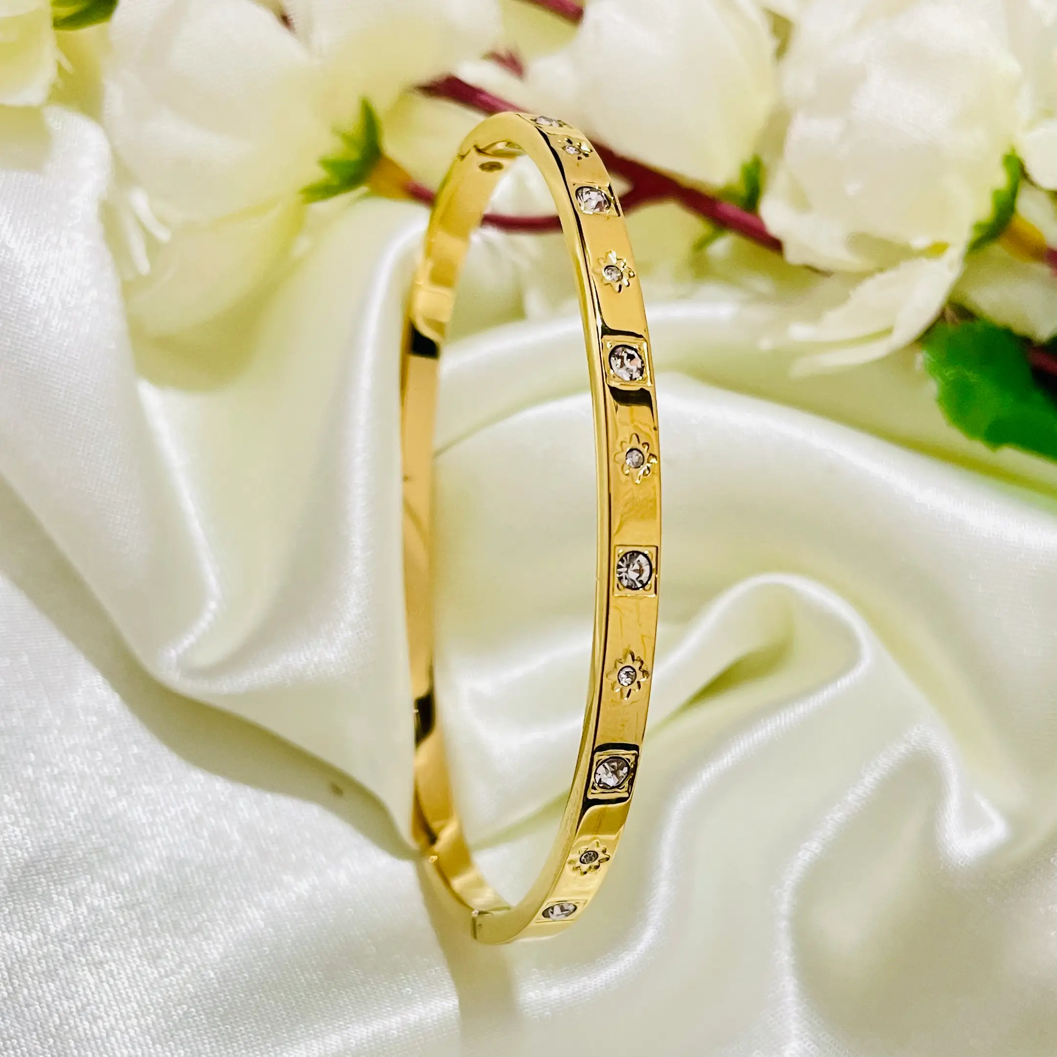 Stud and Spark Bracelet