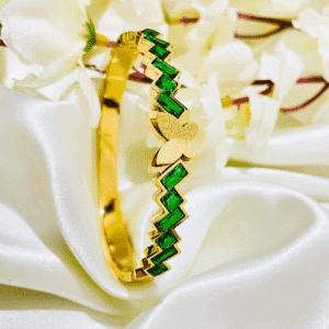 Butterfly on the Green Studd | Bangle Bracelet