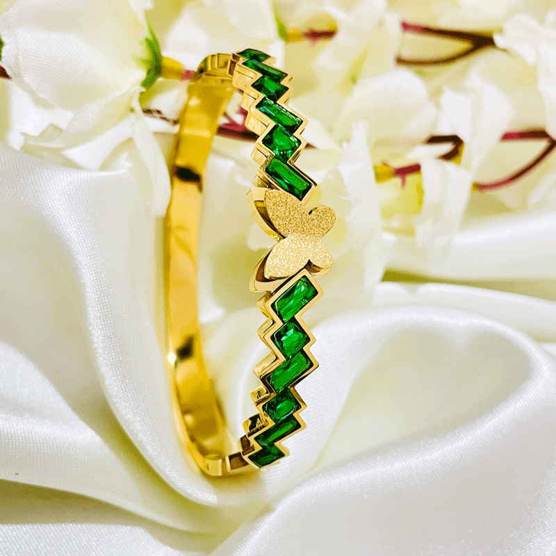 Butterfly on the Green Studd | Bangle Bracelet