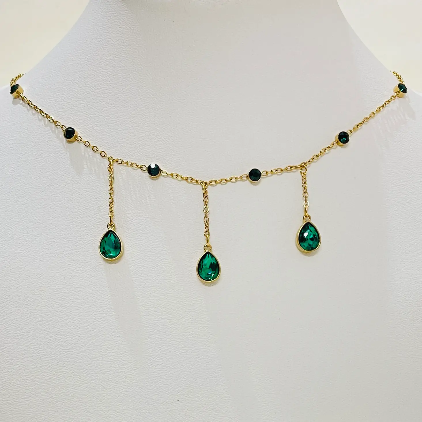 Green Droplets Necklace - Image 2