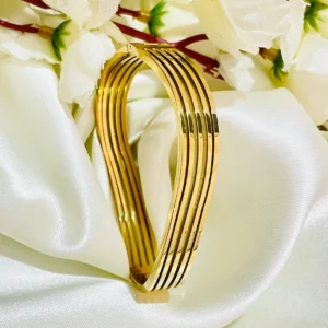 Wavy Vibe Bangle Bracelet