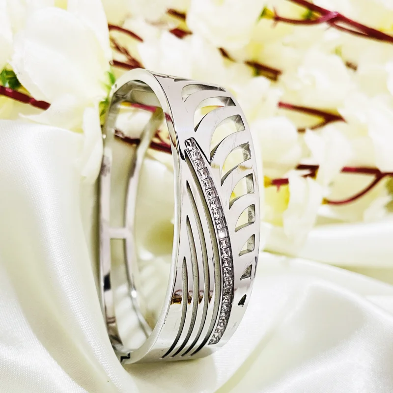 Wavy Love Silver Bracelet