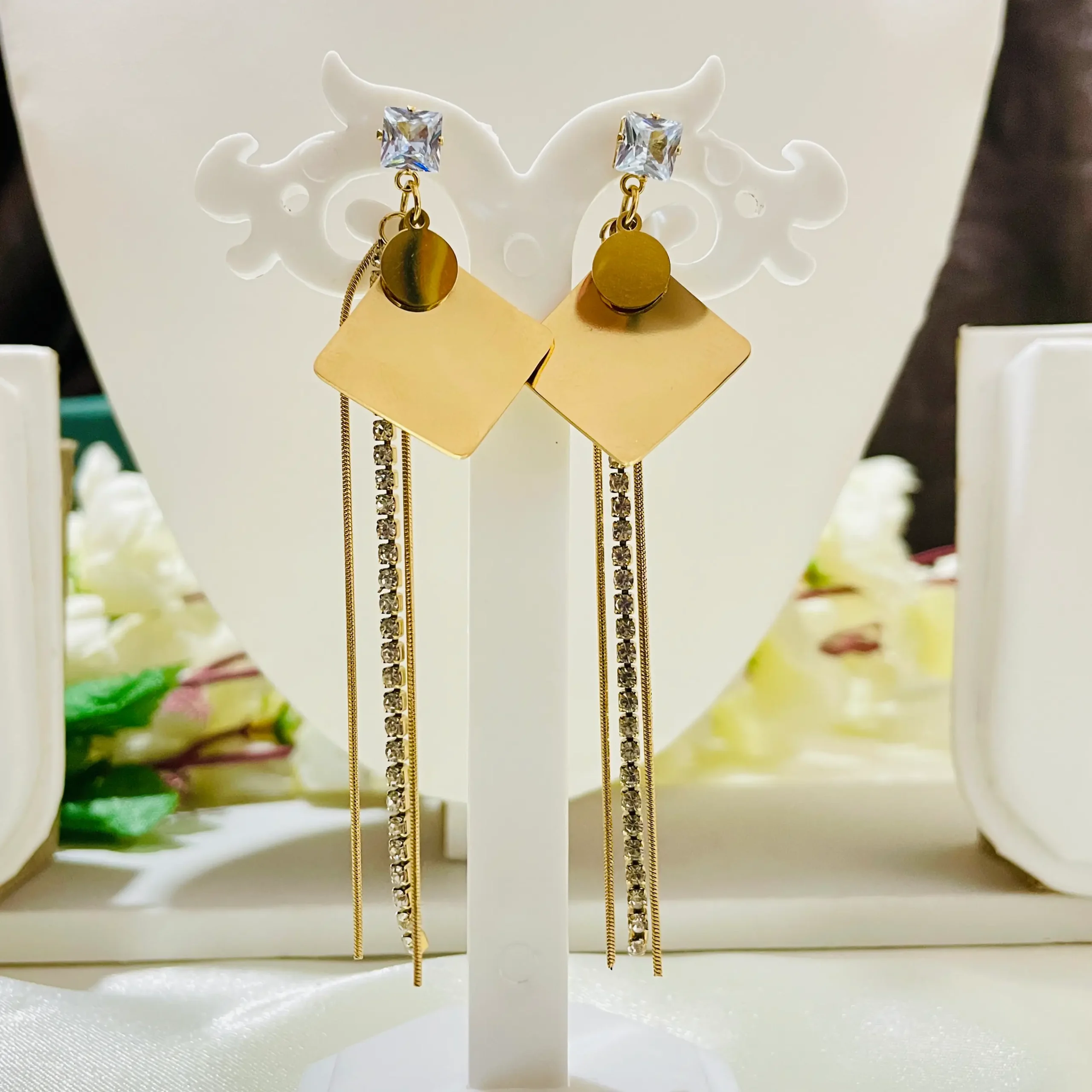 Glam Glow Anti Tarnish Earring