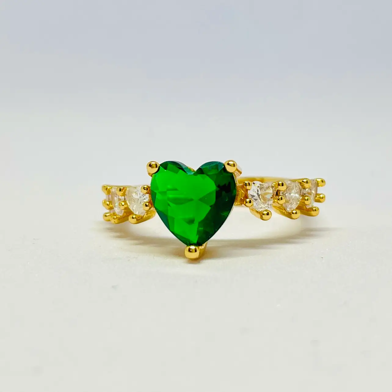 Emerald green Heartier Ring