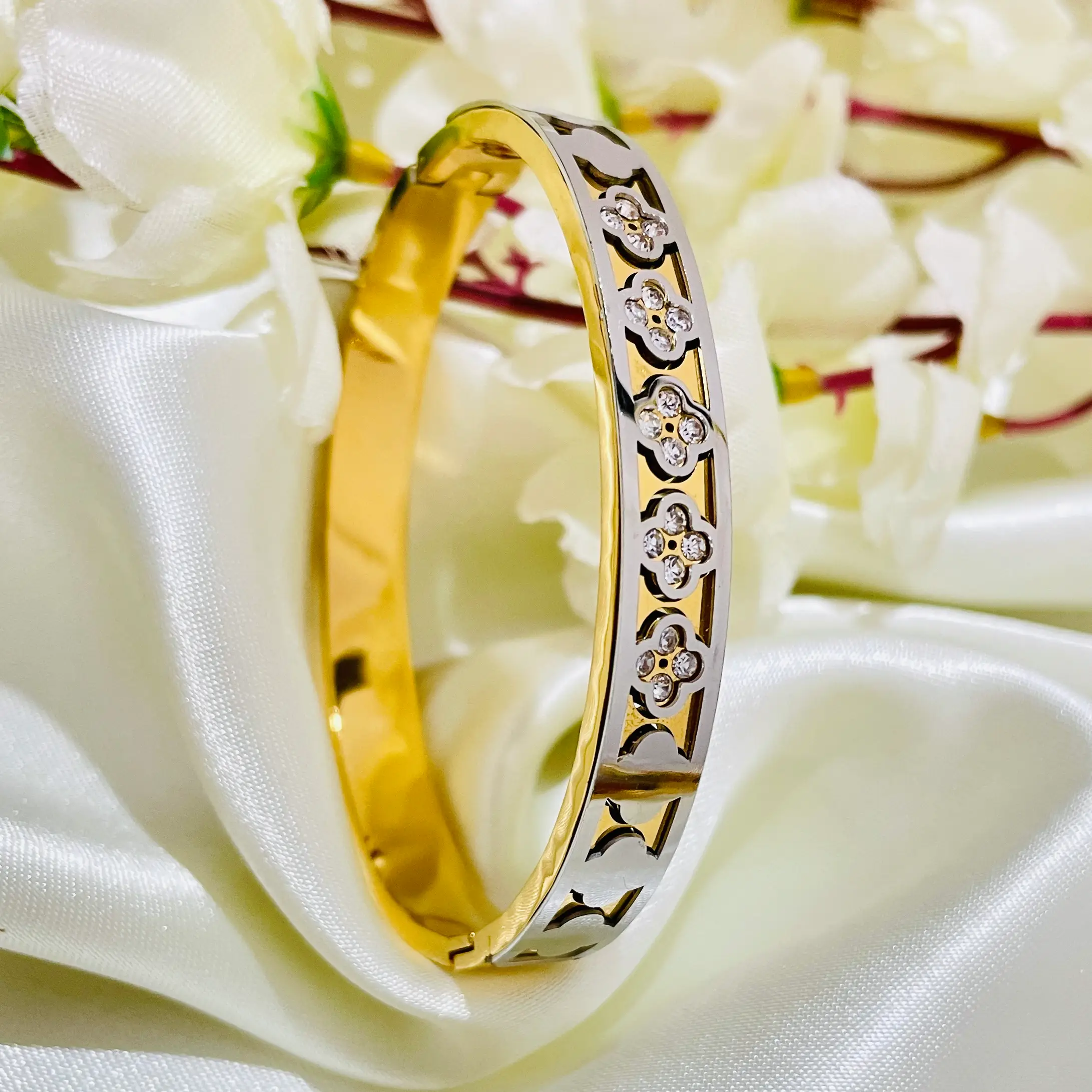 Fusion Glam bangle Bracelet