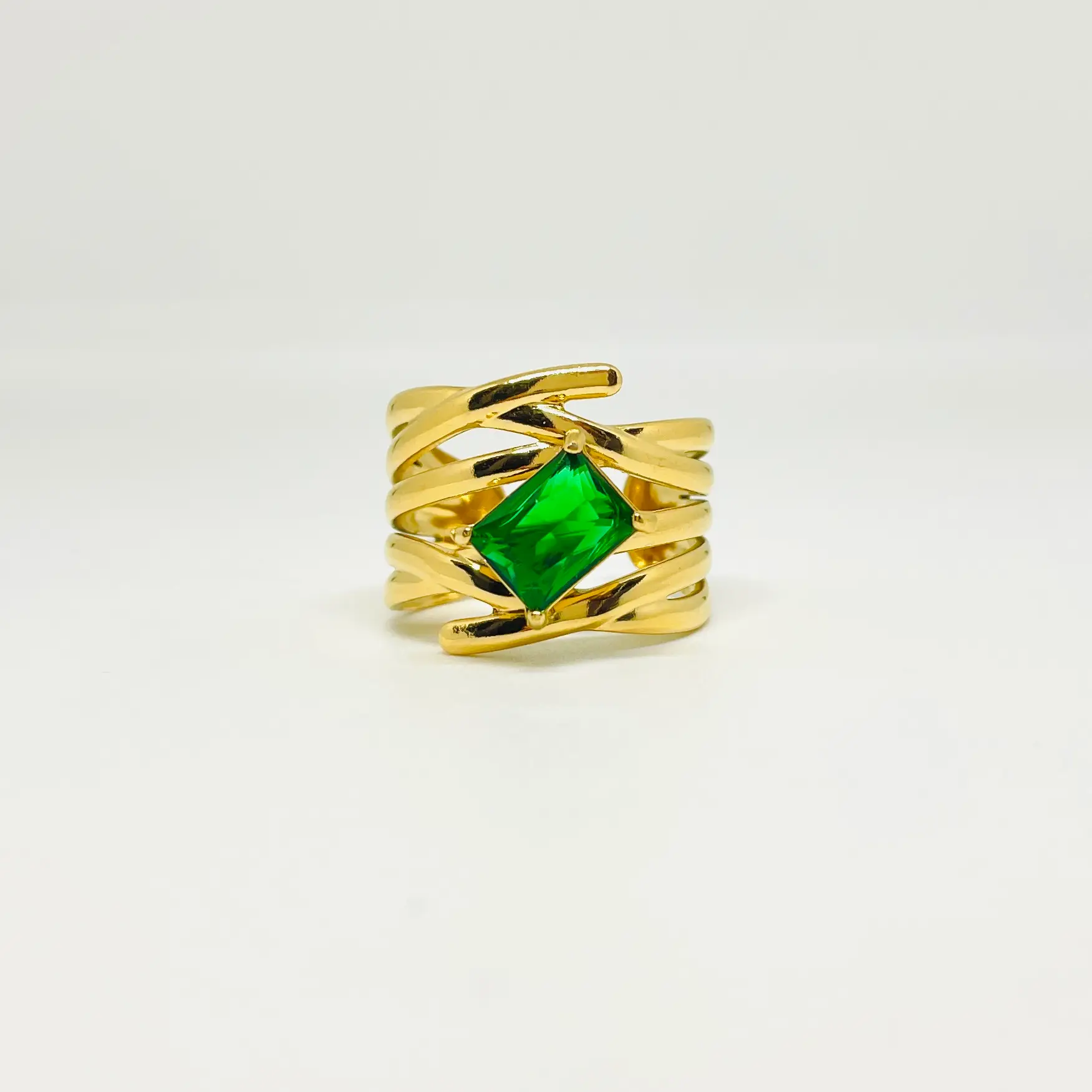 Green Valor Golden Ring - Image 2