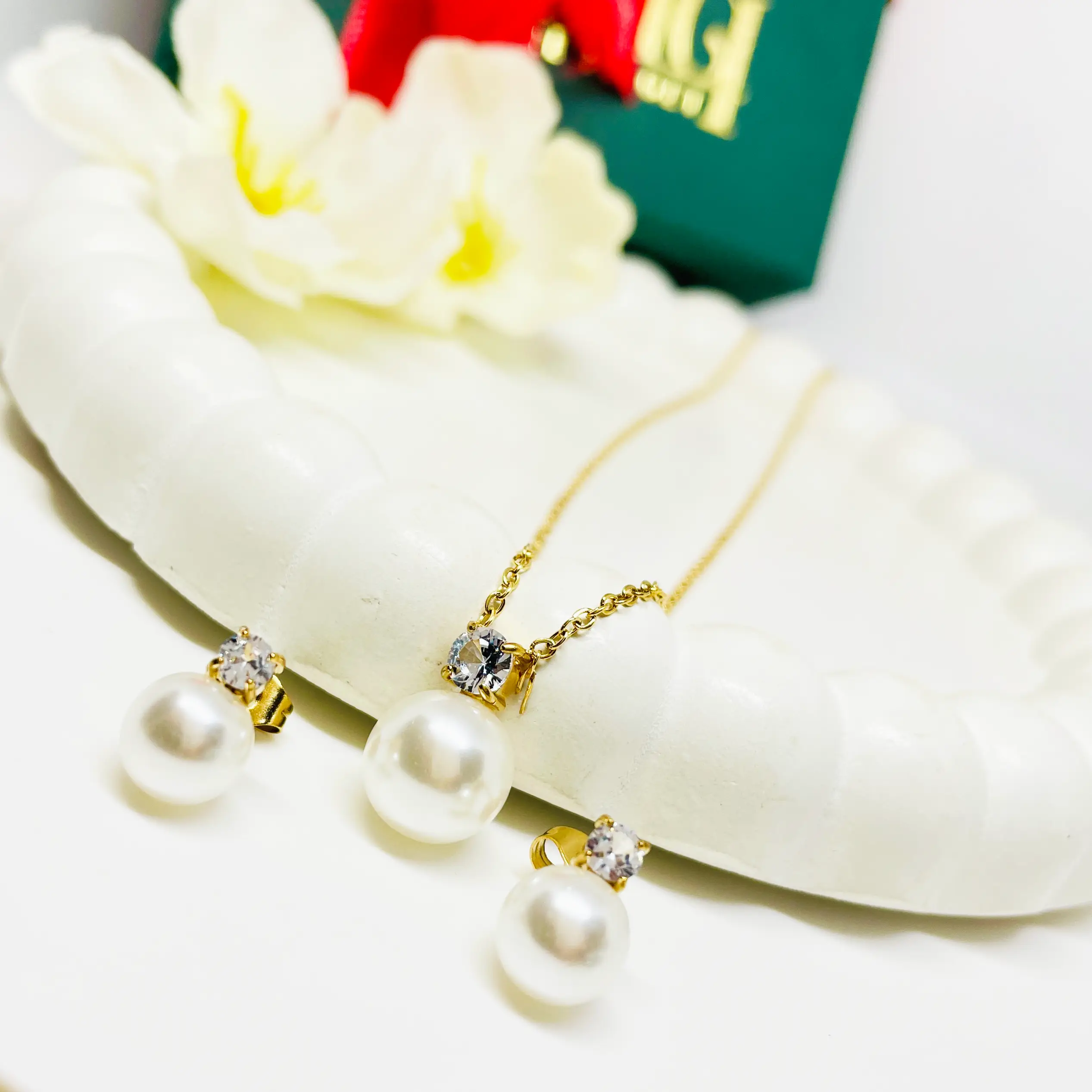 Pearl of Grace Necklace Set