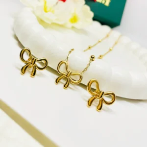 The Velvet Bow Necklace Set