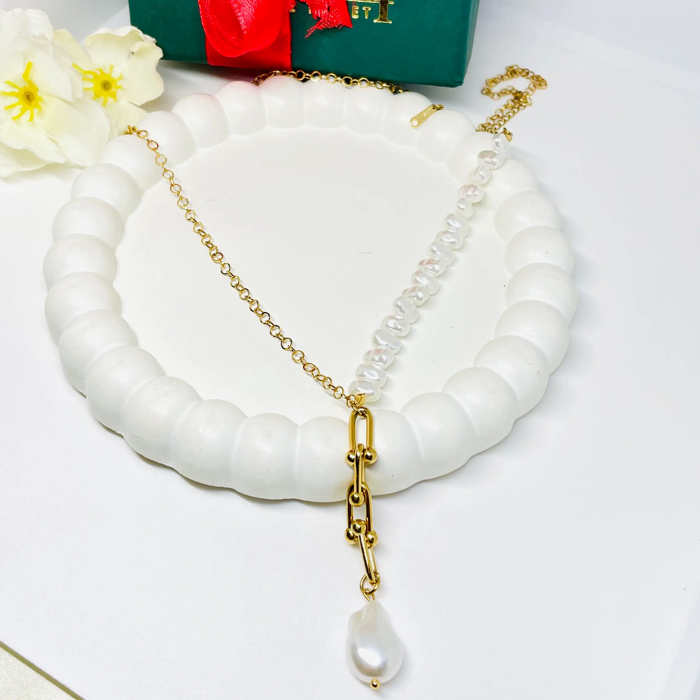 Velvet Pearl Necklace
