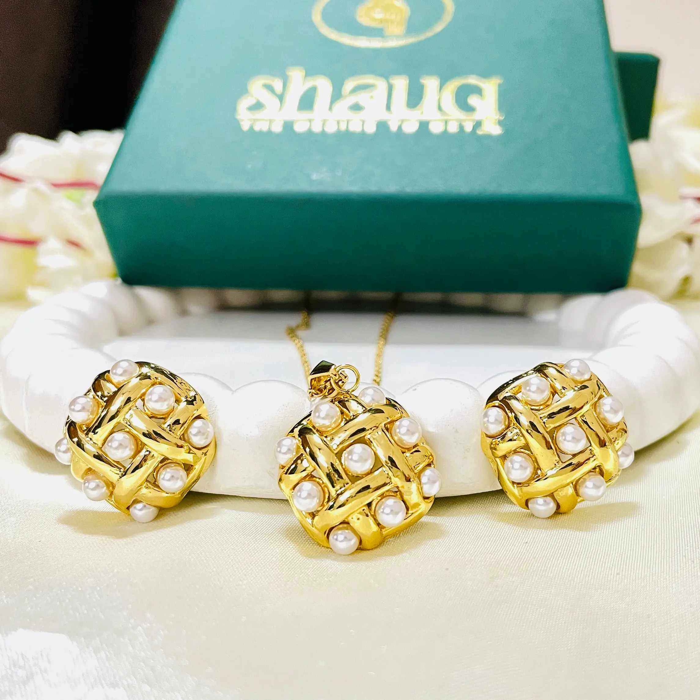 Eternal Pearl Necklace Set