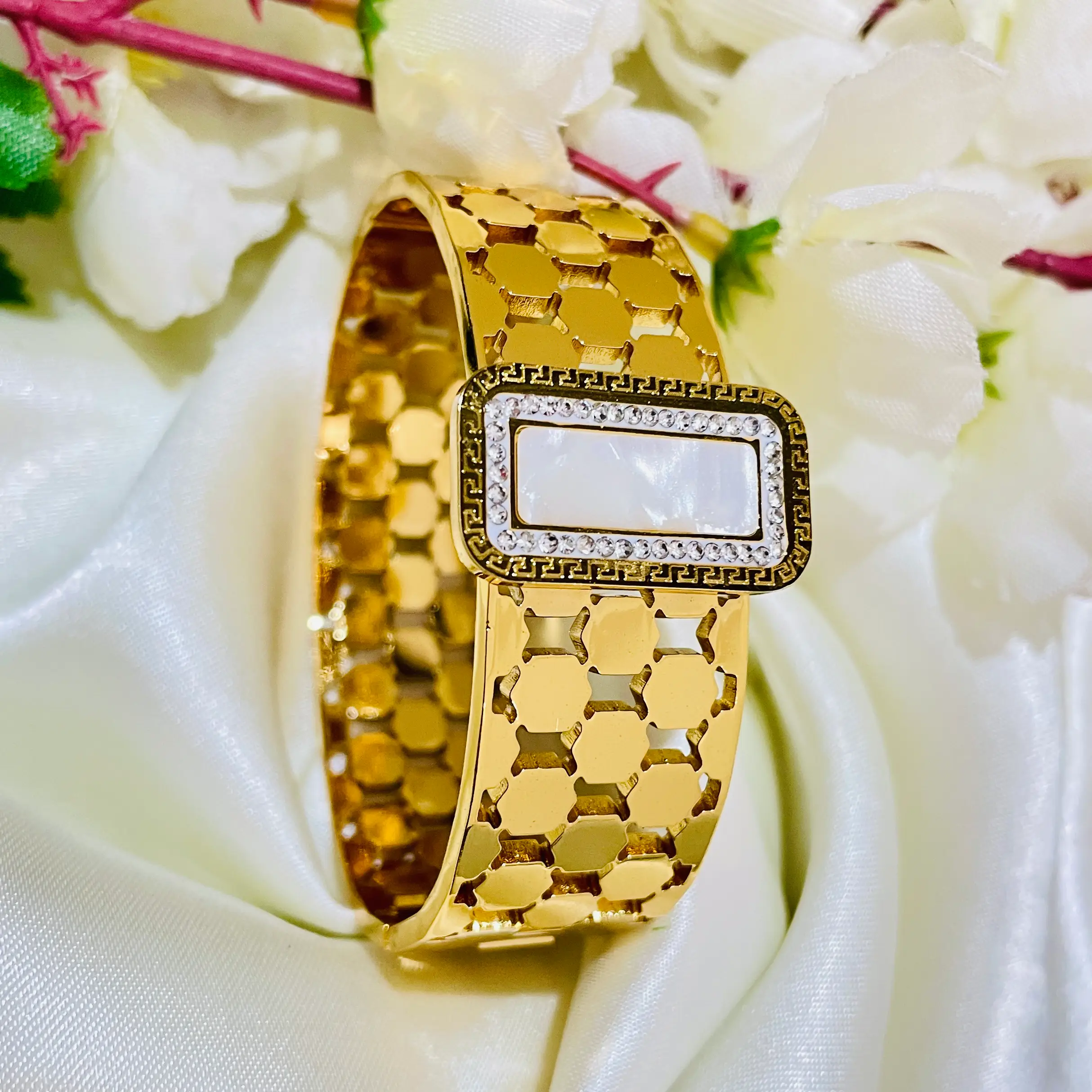 Honey Bee Bangle Bracelet 2.0