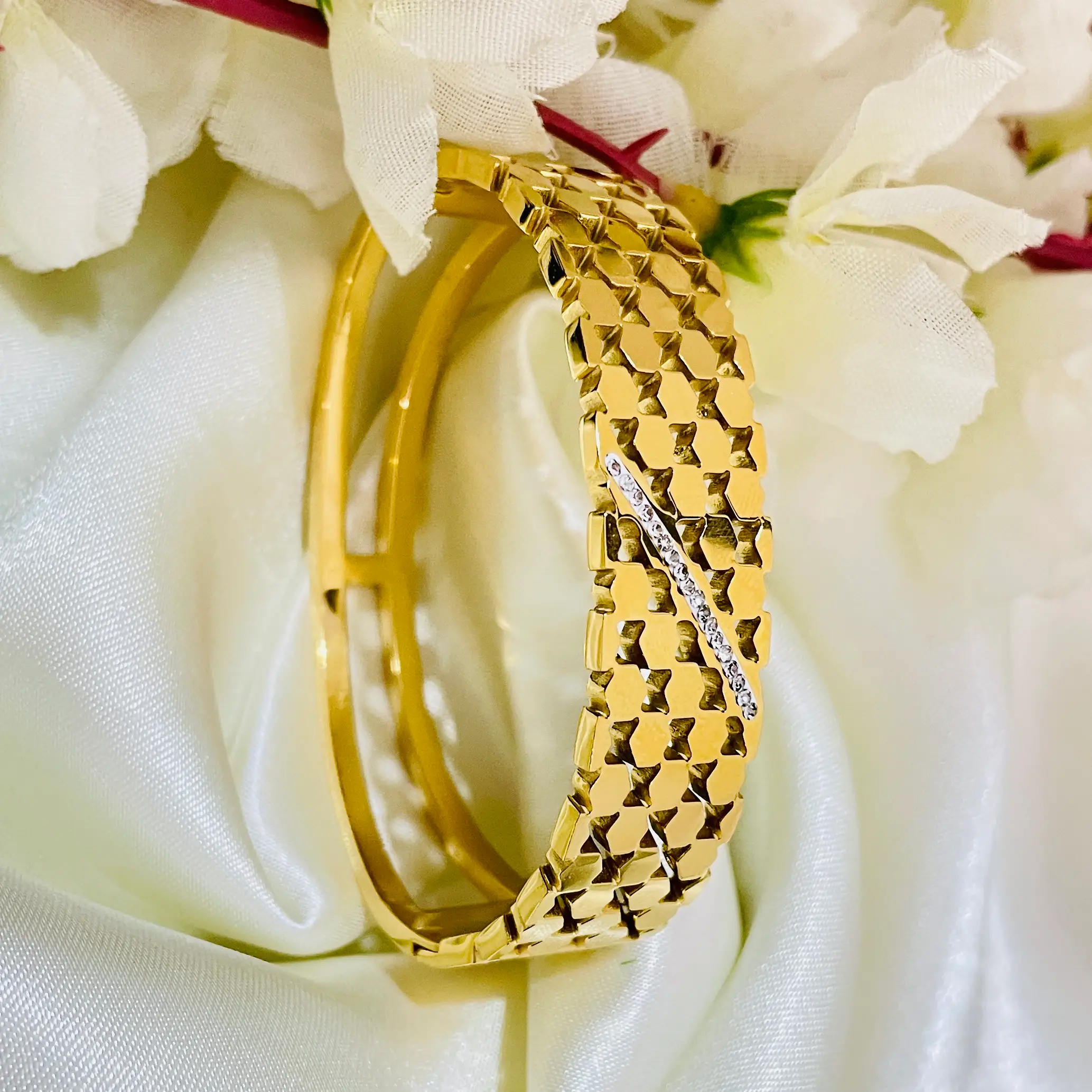 Honey Bee Bangle Bracelet