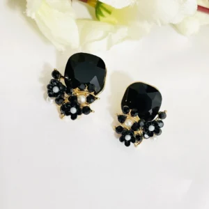 Black Stone Daisy Studs