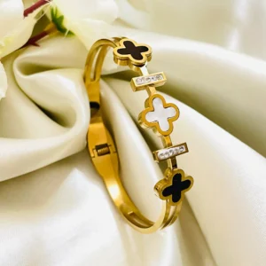 White & Black Clover Bracelet