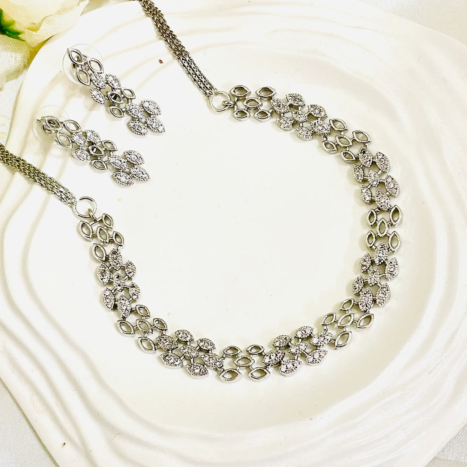 HoneyGlow AD Necklace