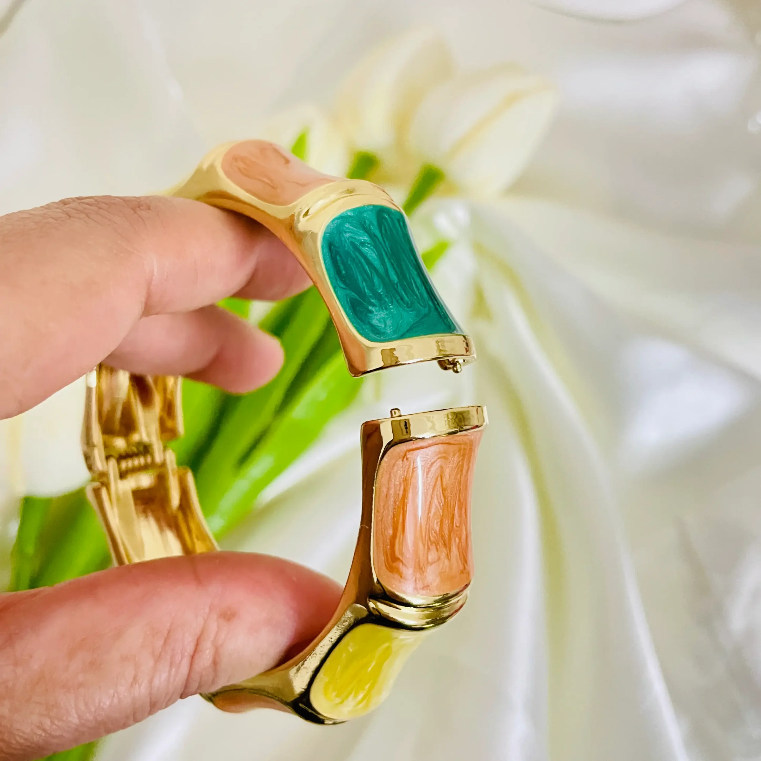 Shahi Noor Enamel Bangle - Image 2